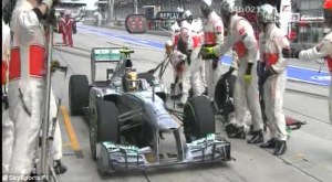 hamilton_pitstopjpg